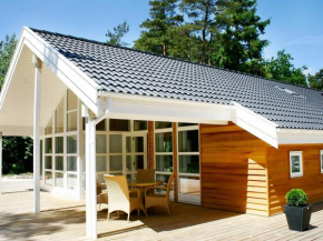 Alluring Holiday Home in Aakirkeby with Sauna in Vester Sømarken